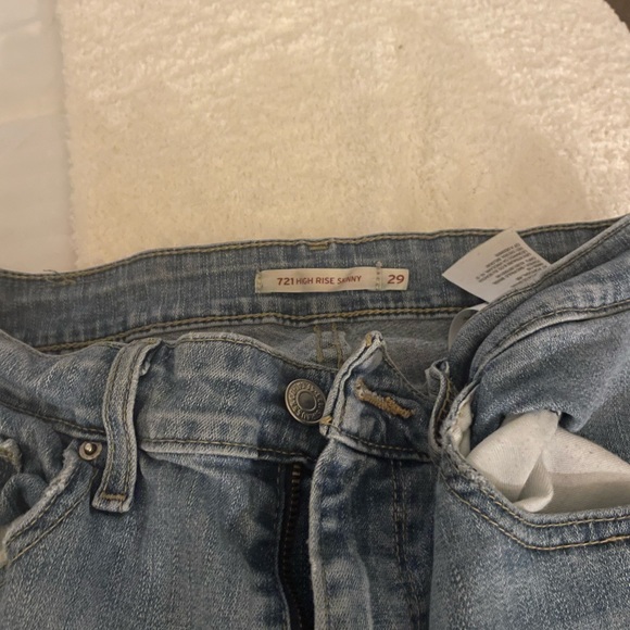 721 Levi high rise - Picture 2 of 3